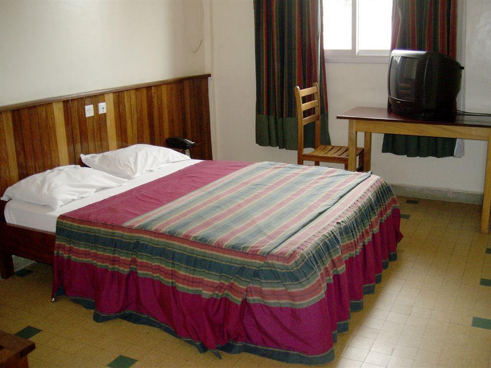 Relais Saint Jacques Hotel Yaounde Exterior photo