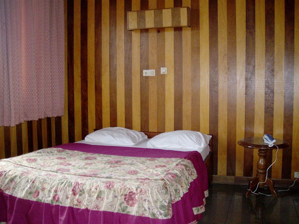Relais Saint Jacques Hotel Yaounde Exterior photo