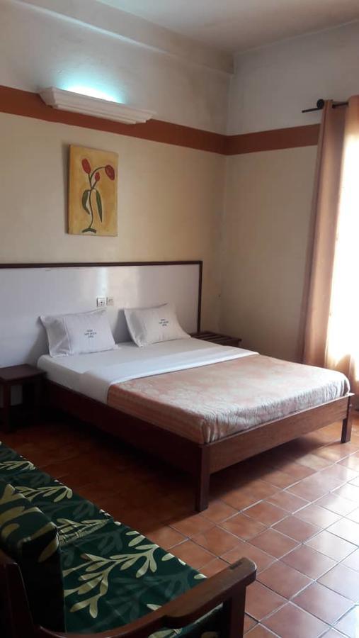 Relais Saint Jacques Hotel Yaounde Exterior photo