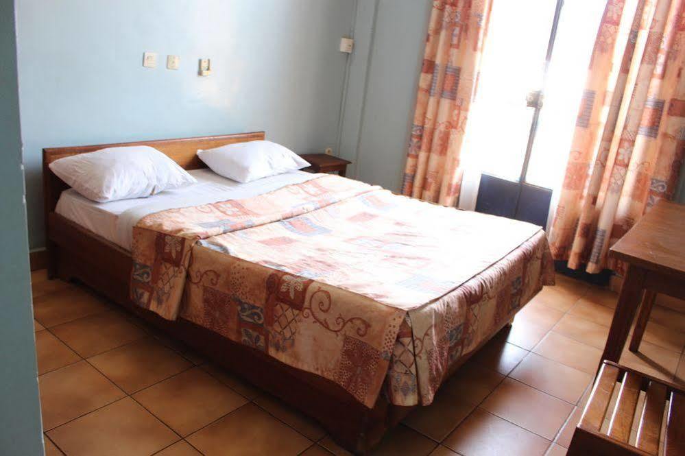 Relais Saint Jacques Hotel Yaounde Exterior photo